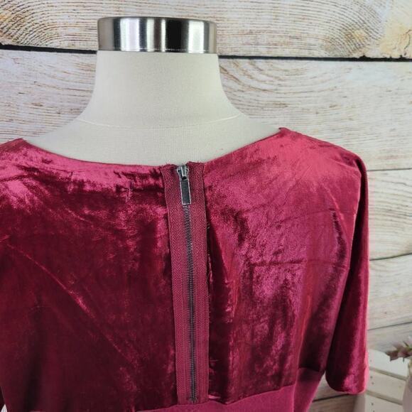 Lucky Brand Womens Velvet Contrast Short Sleeve Red T-shirt Top Size Small - Picture 4 of 8
